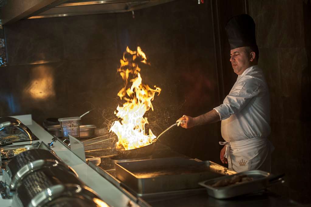 Alila Deluxe Thermal Hotel & Spa 아피욘 레스토랑 사진