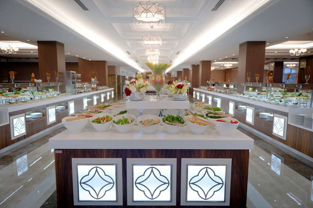Alila Deluxe Thermal Hotel & Spa 아피욘 레스토랑 사진