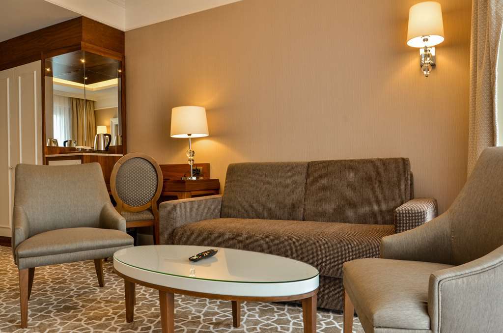 Alila Deluxe Thermal Hotel & Spa 아피욘 객실 사진