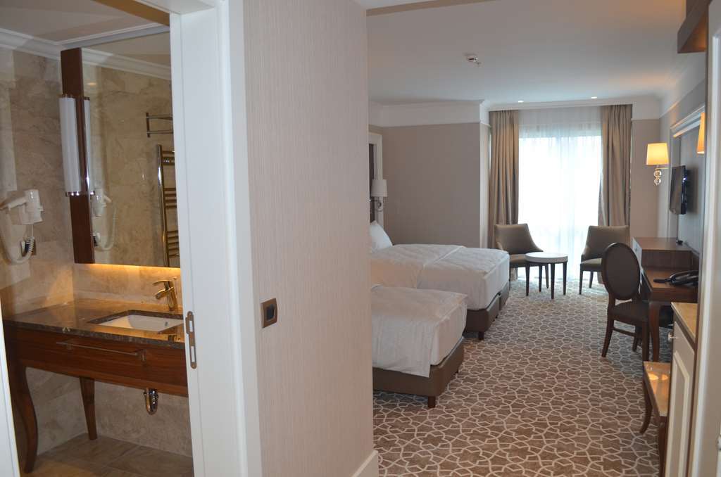 Alila Deluxe Thermal Hotel & Spa 아피욘 객실 사진
