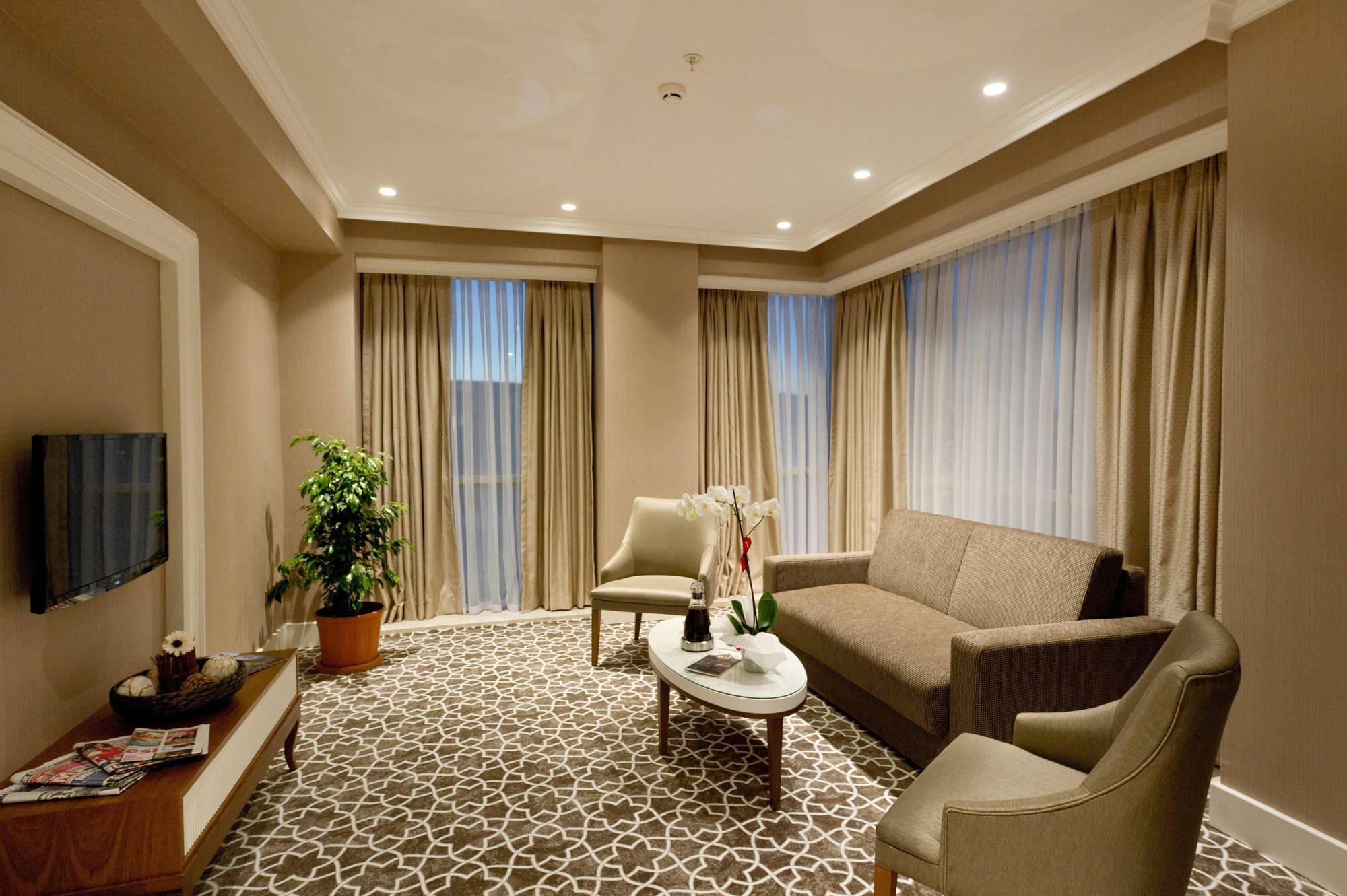 Alila Deluxe Thermal Hotel & Spa 아피욘 외부 사진