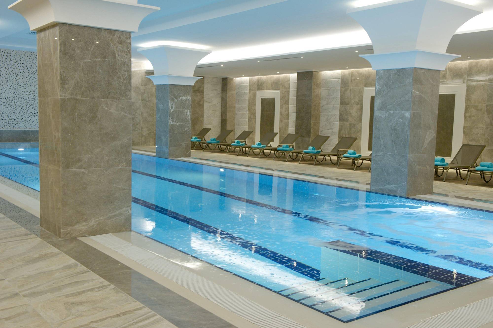 Alila Deluxe Thermal Hotel & Spa 아피욘 외부 사진