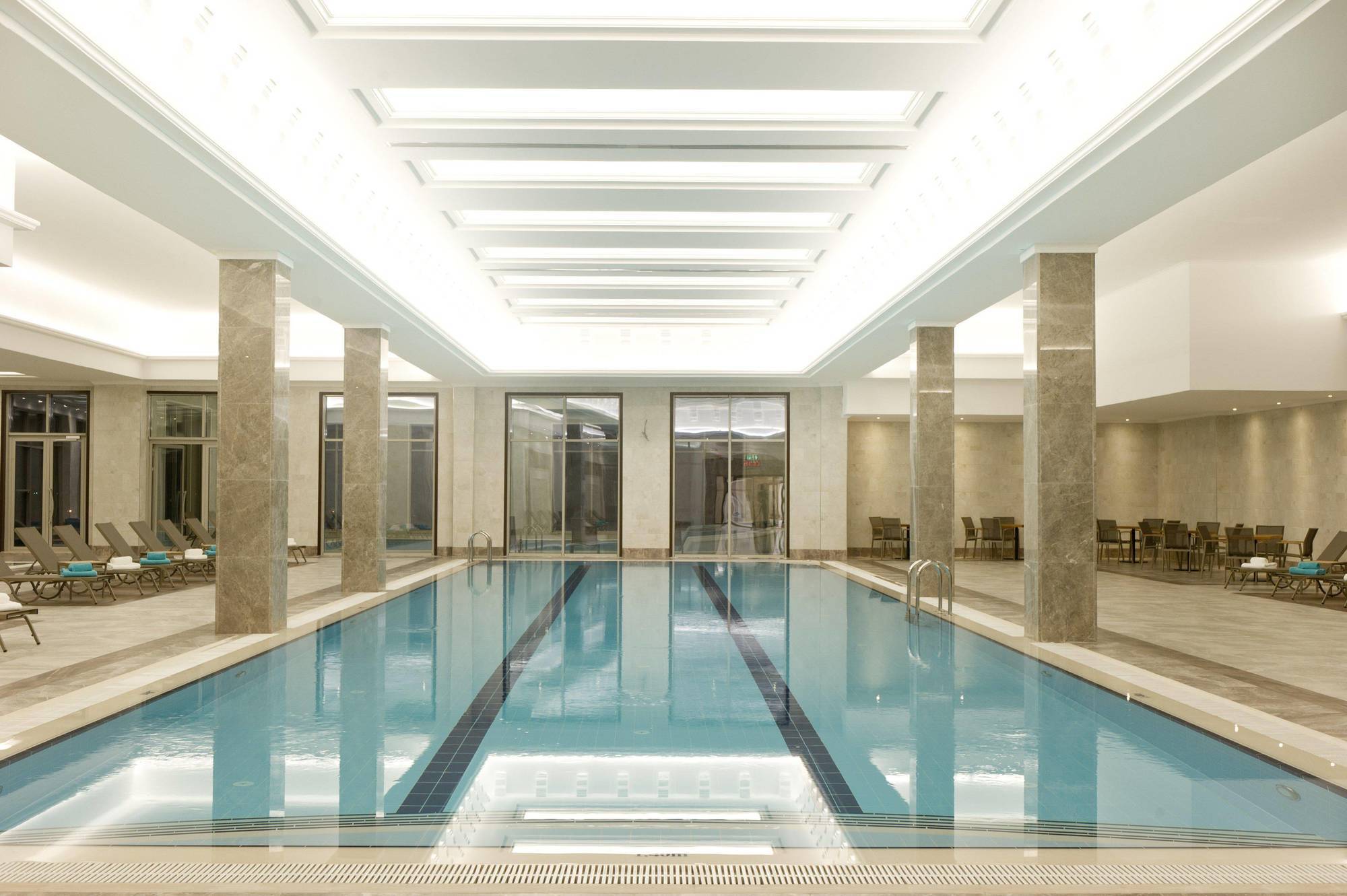 Alila Deluxe Thermal Hotel & Spa 아피욘 외부 사진