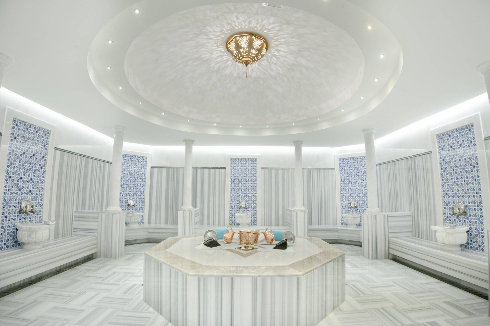 Alila Deluxe Thermal Hotel & Spa 아피욘 외부 사진